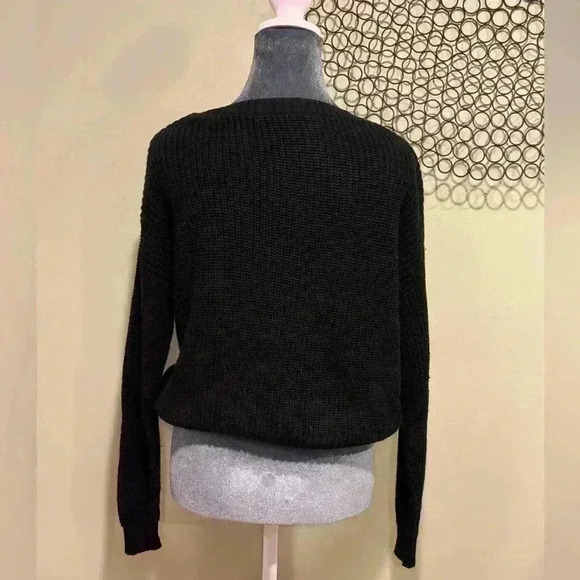 Wild Fable Black Vneck knit sweater - Size small - Picture 4 of 4